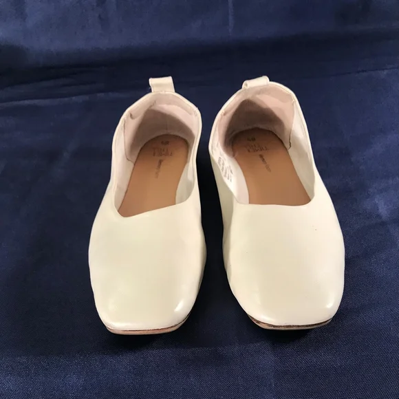Time and Tru Cream Women's Flats - Picture 6 of 10